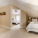 Holiday home Prime Location In 12south, Walkable To Shopping & Dining Nashville