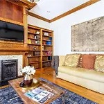 Prime Location In 12south, Walkable To Shopping & Dining Holiday home *