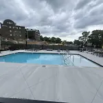 Downtown Midtown Vanderbilt, Honky Tonk Party Pad 2, Parking Gym Pool Apartment *