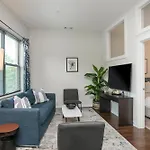 Music Row W Free Parking Apartment