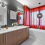 Unwind In Opulence 4br 4ba Near Broadway