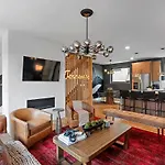 Unwind In Opulence 4br 4ba Near Broadway Nashville
