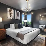 Unwind In Opulence 4br 4ba Near Broadway Nashville