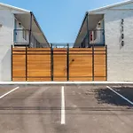 Apartment Vibes- Stay, Play, And Relax Unit 5b Apts *