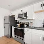 Apartment Vibes- Stay, Play, And Relax Unit 5b Apts