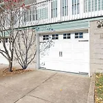 Two Decks To Enjoy Walk To 5 Points Faves Garage Close To Dining And Bars Board Games 10 Mins To Broadway 24 Hour Hospitality