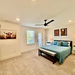 5 Min To Broadway Game Air Hockey Parking Holiday home Nashville