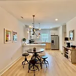 5 Min To Broadway Game Air Hockey Parking Holiday home *