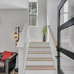 Holiday home 10 Min Drive Downtown, Roof Deck, Pet Friendly Nashville