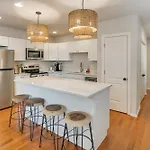 Walk To Five Points East With Yard! *