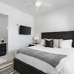 Apartment Upscale Music Row Corner Unit With Patio Rooftop With View And Gym *
