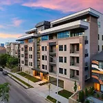 Upscale Music Row Corner Unit With Patio Rooftop With View And Gym Apartment Nashville