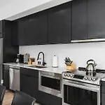 Luxury On The River 4 Beds 2.5 Bath, Walk To Downtown * Nashville