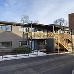 Multi-Condo Building With 7 Units 15 Bedrooms 22 Beds And Free Parking