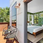 Modern With Rooftop Deck Walk To Coffee Restaurants Brewery Holiday home *