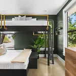 Modern With Rooftop Deck Walk To Coffee Restaurants Brewery Holiday home *