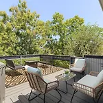 Modern With Rooftop Deck Walk To Coffee Restaurants Brewery Holiday home *