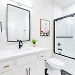 The Ashland House - Stylish Design, Backyard Oasis *