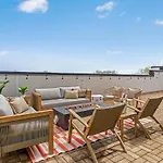 The Hadden House - Rooftop Lounge With Firepit Holiday home