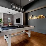 Holiday home The Hadden House - Rooftop Lounge With Firepit Nashville