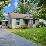 Peachtree Cottage Comfortable And Convenient