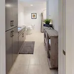 Great Location 1 Bedroom Sleeps 4 Nashville