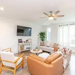 Holiday home Spacious W Rooftop Deck And Mural! 10 Min 2 Dt *