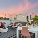 Holiday home Bourbon & Bubbles - Rooftop Hot Tub & Speakeasy Nashville