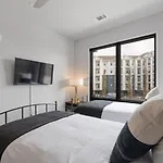 Walk To Nightlife, Vanderbilt, Minutes To Broadway