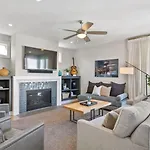 Holiday home Downtown W Rooftop Deck 4 Bedrooms 3 Baths