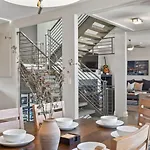 Downtown W Rooftop Deck 4 Bedrooms 3 Baths Holiday home *