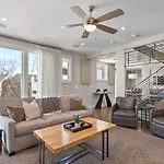 Downtown W Rooftop Deck 4 Bedrooms 3 Baths