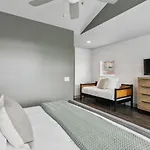 Holiday home Luxury 4 Bedroom Home, Heart Of The Entertainment