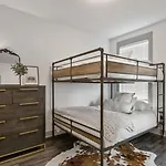 Holiday home Luxury 4 Bedroom Home, Heart Of The Entertainment Nashville