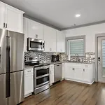 Luxury 4 Bedroom Home, Heart Of The Entertainment Holiday home