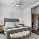 Holiday home Luxury 4 Bedroom Home, Heart Of The Entertainment