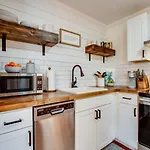 Cozy 3Br Home Fenced Backyard 10 Mins To Broadway