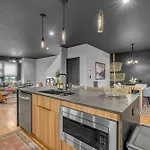 Lux East Nash-awesome Location- 30 Days *