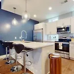 12 South Townhouse Close To Everything