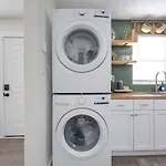 Near Downtown, King Bed, Private Yard, Free Parking Nashville