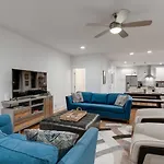 Holiday home Elegant Townhouse Near Broadway Nashville