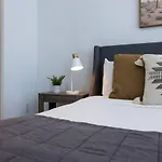 Minutes To Broadway Unwind In Style Holiday home *