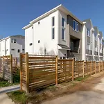 Beautiful Luxury Townhome Very Close To Broadway
