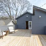 East Nash Luxury Four Bedrooms Huge Rooftop Patio