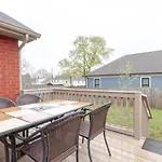 Holiday home Bright And Fresh Large Backyard Minutes To Broadway Nashville