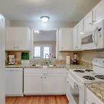 Bright And Fresh Large Backyard Minutes To Broadway Holiday home Nashville