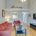 Bright And Fresh Large Backyard Minutes To Broadway Holiday home Nashville