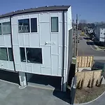 Spacious Contemporary Townhome With Private Rooftop