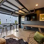 Stunning West End Walkable Area Nashville