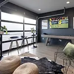 Holiday home Stunning West End Walkable Area